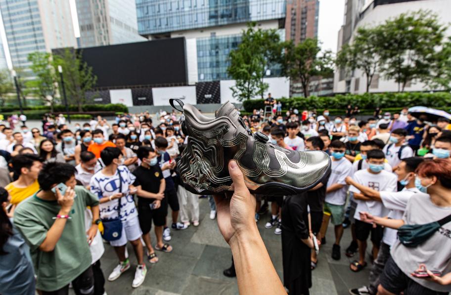 安踏集团双11收入超18亿元,安踏电商发展现状