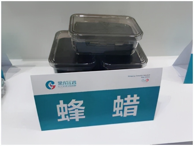 她养了上万只蜜蜂，就为了“蛰人”…