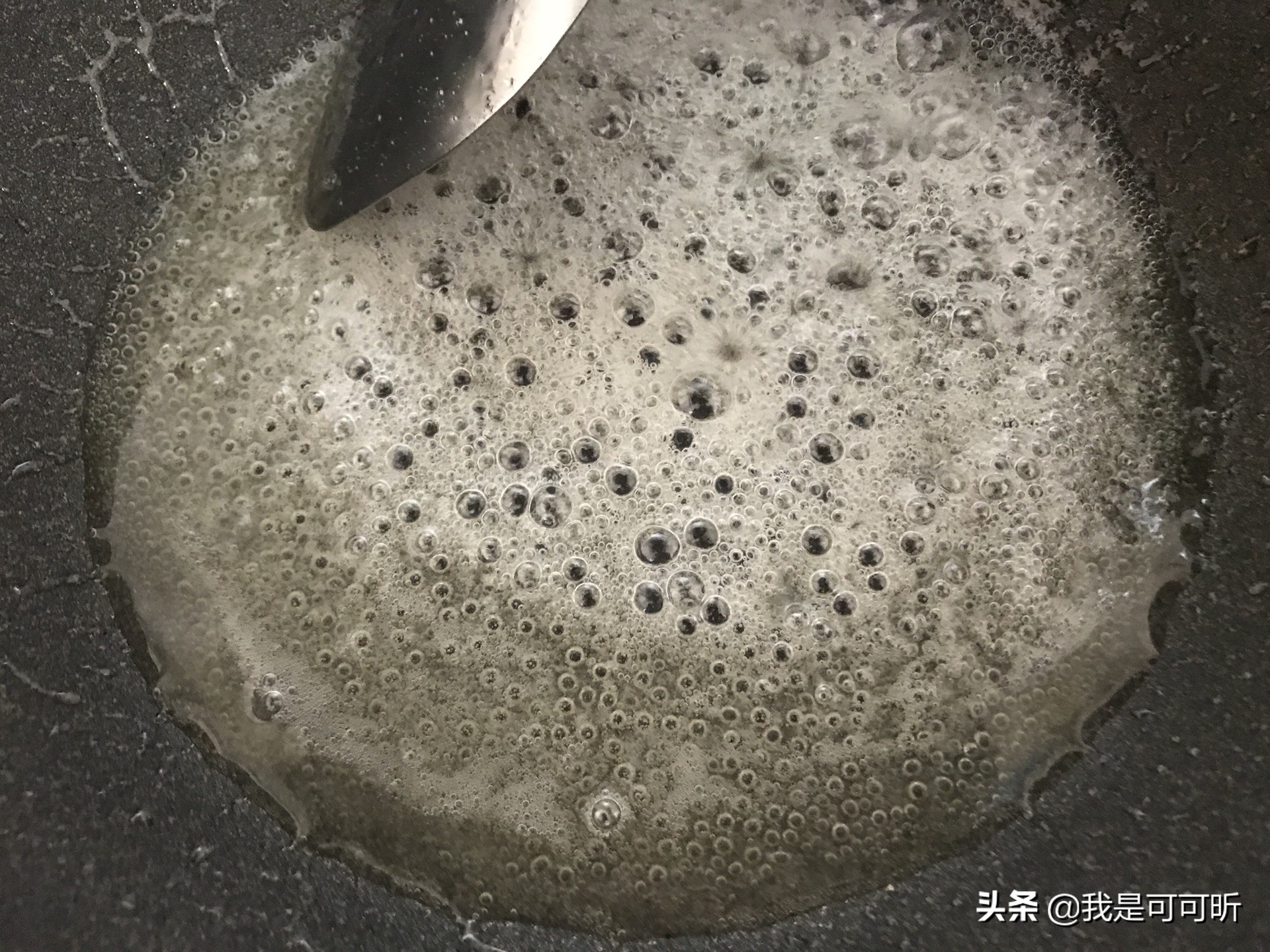 翻沙芋头不起白沙？那是因为要加这味料，软糯香甜，真的很好吃