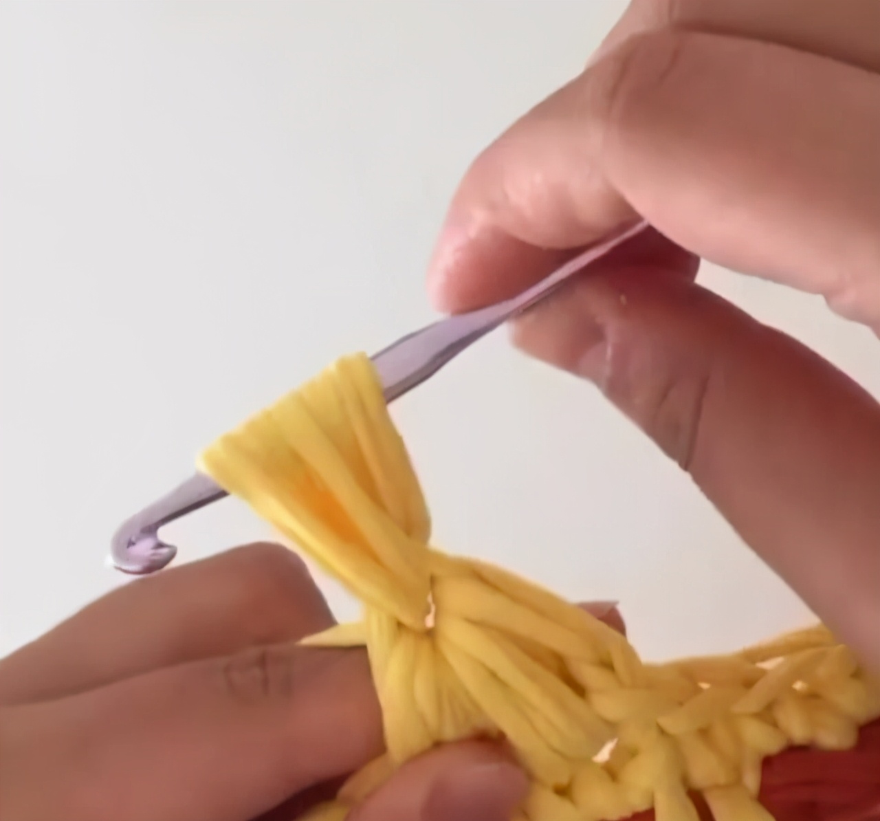 收纳盒子用布条线钩怎么钩视频,用三种毛线钩的收纳物