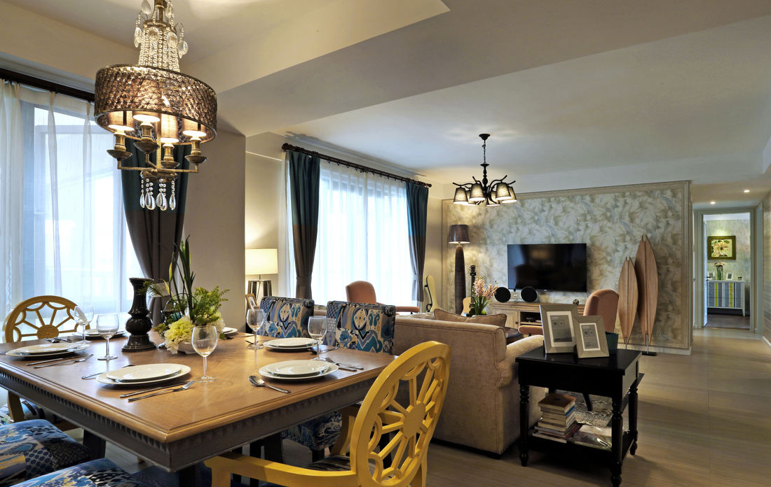 菜凉了才能放桌子上，掉漆，留印，难擦洗，想把实木换玻璃餐桌？