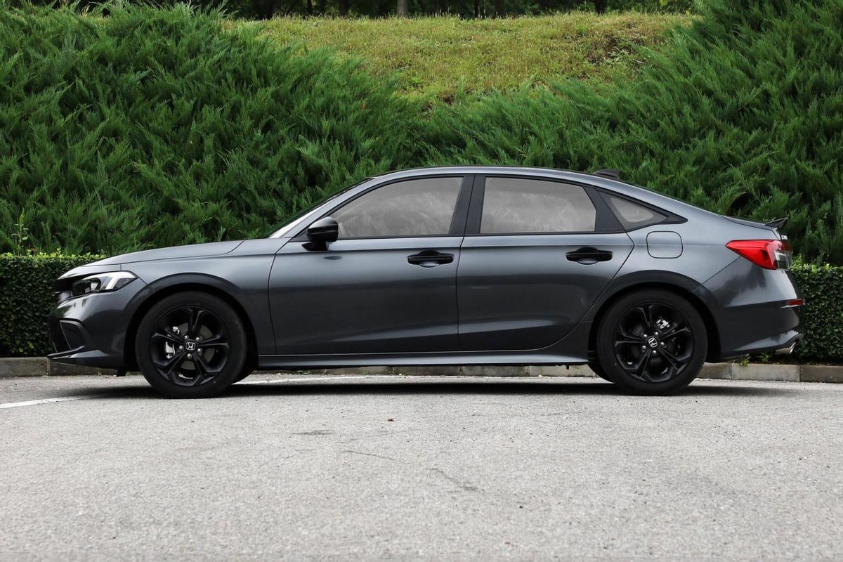 第11代雅阁出来了大号思域,雅阁和11代思域哪个更值得购买