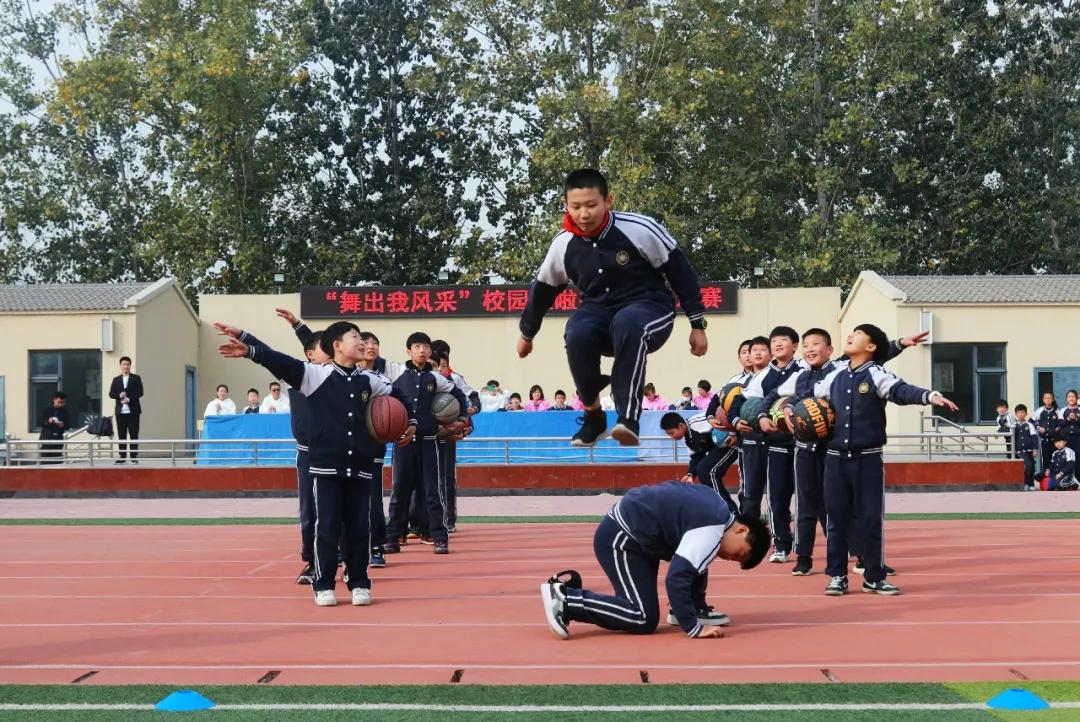 东方双语学校街舞啦啦操,东方双语本部啦啦操