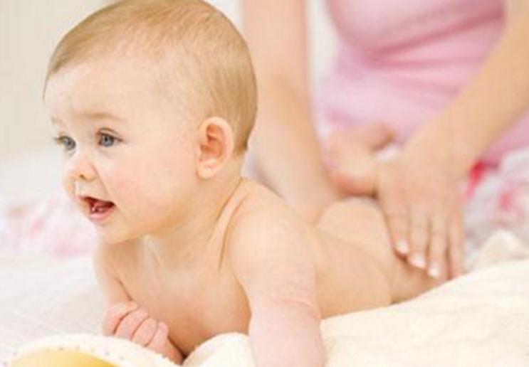 婴儿触摸皮肤法注意事项,宝宝身上有几个地方不能碰