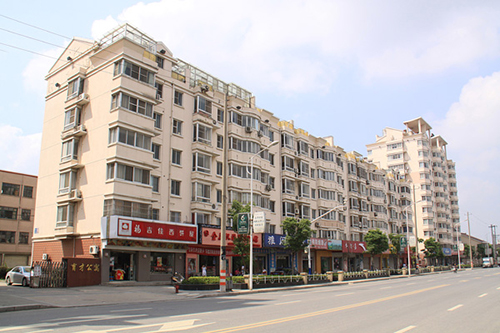 高层小户型暖气片安装,精装房明装暖气片实例