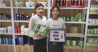 开化妆品店加盟好还是自己开好,开化妆品店的优势及前景