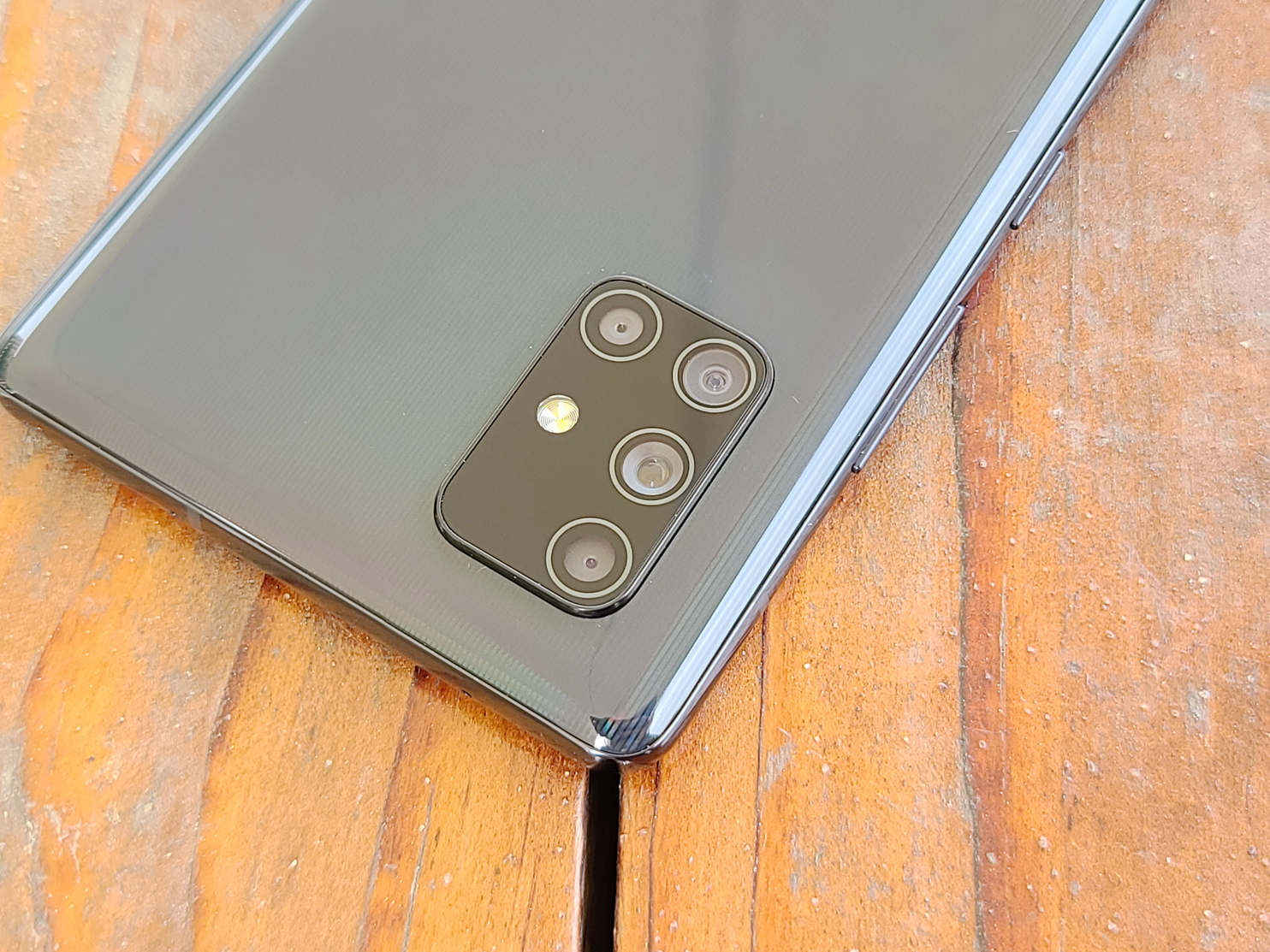 三星galaxya715g版测评,三星galaxya71可以入手吗