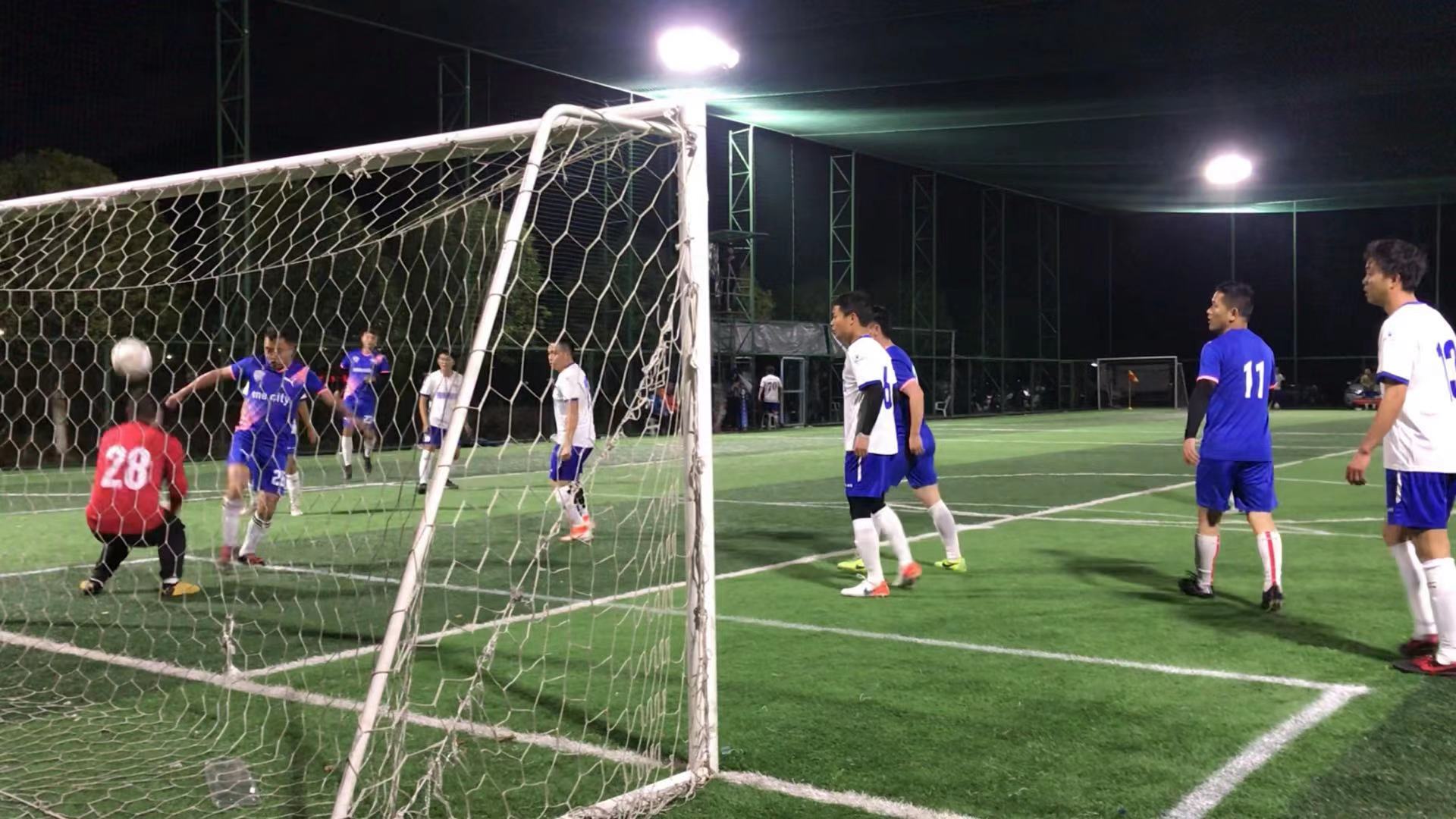 贵阳市壹城足球队,上场就要全力以赴的去拼每一个球