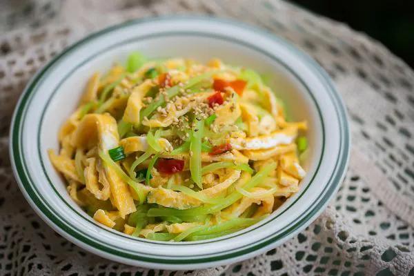 莴笋是焯水好还是直接炒,莴笋最忌焯水和直接炒