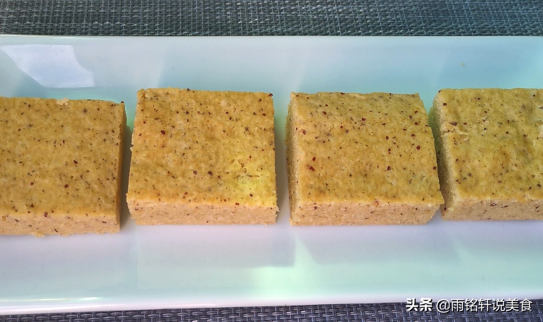 整粒小米做小米糕,小米做米糕的制作过程