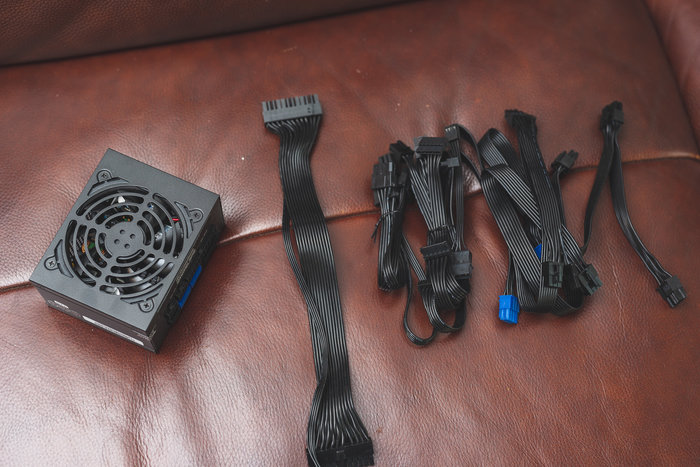 itx顶级主机配置,能提着走的机箱