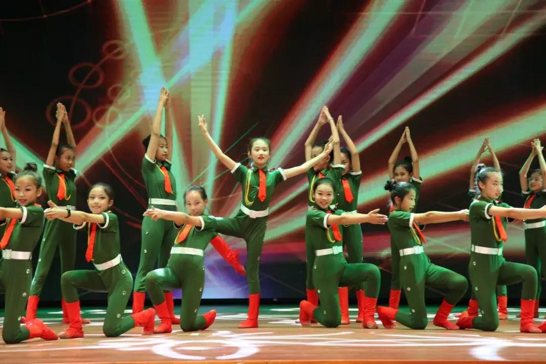 涓嶅繕鍒濆績鍚厷璇濅簤鍋氭椂浠ｅソ闈掑勾,鏁﹀寲鍒濆績