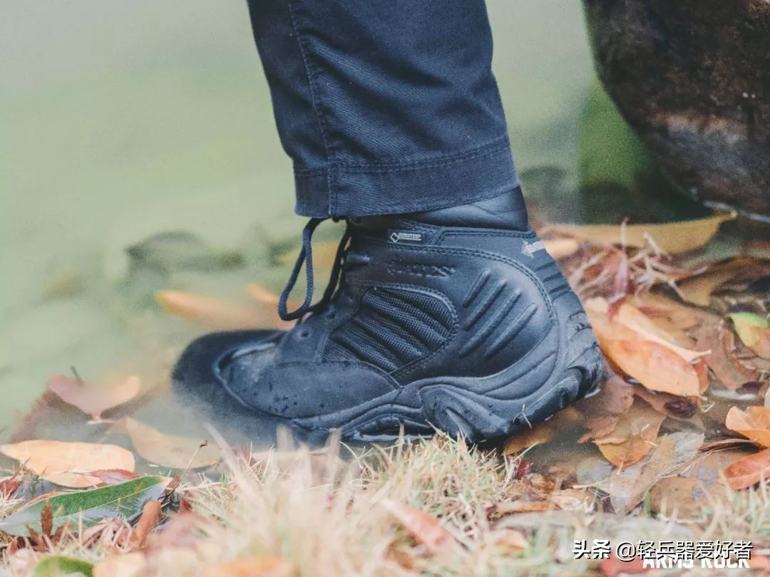 穿什么鞋更好的保护脚,军靴既能透气又能防水吗