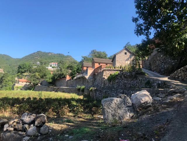 走进太行山深处山村,走进古老的石头村