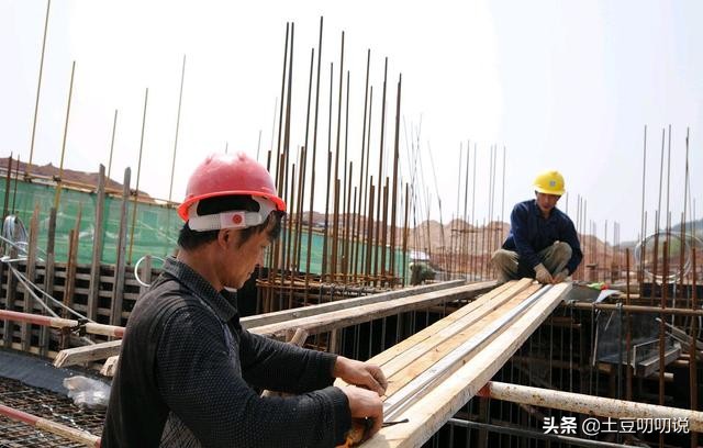 民工带儿子买耐克遭店员驱赶,工人带儿子买耐克遭歧视