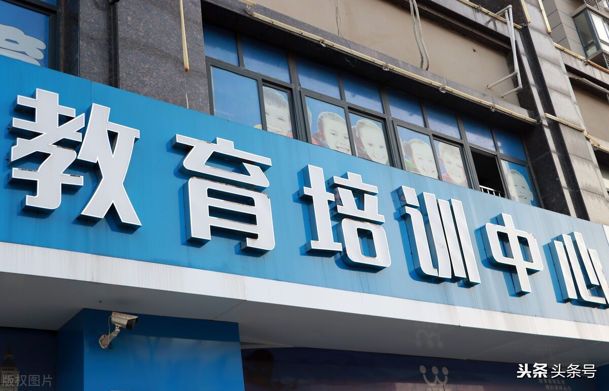 电工轻松月入过万的行业,干什么电工月入过万