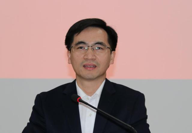 大学教授和公务员处长,大学教授和处长哪个级别高