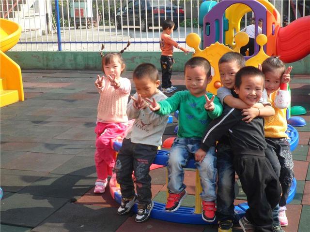 孩子上幼儿园都有哪些不适应,小孩上幼儿园不适应是什么症状