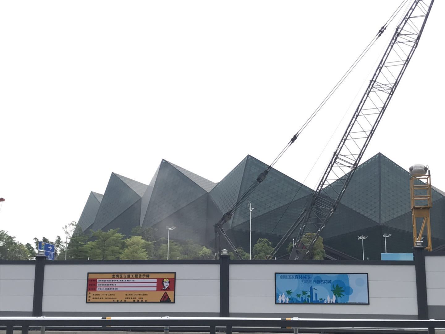 龙岗颐翠名庭现在单价,龙岗的房价高还是龙华的房价高