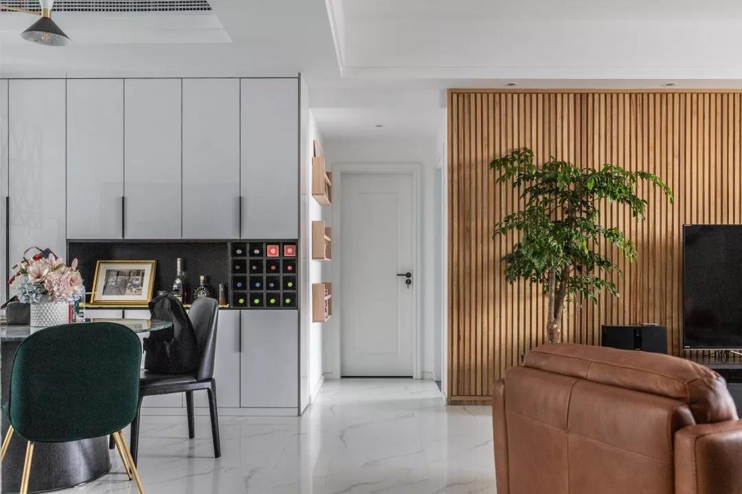 「恋·家」生活不需要太空旷，于是他们决定把家“变挤”