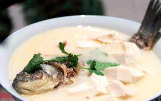 给孕妇下奶的猪蹄汤怎么熬,孕妇喝鲫鱼汤下奶吗