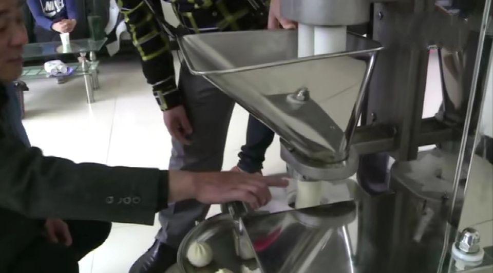 牛人发明自动包子机，连面点师傅都要下岗了