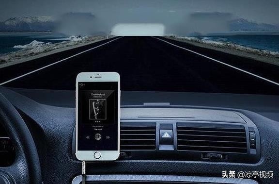 汽车上这些插口你知道怎么用吗,汽车上好多插口都是干啥用的