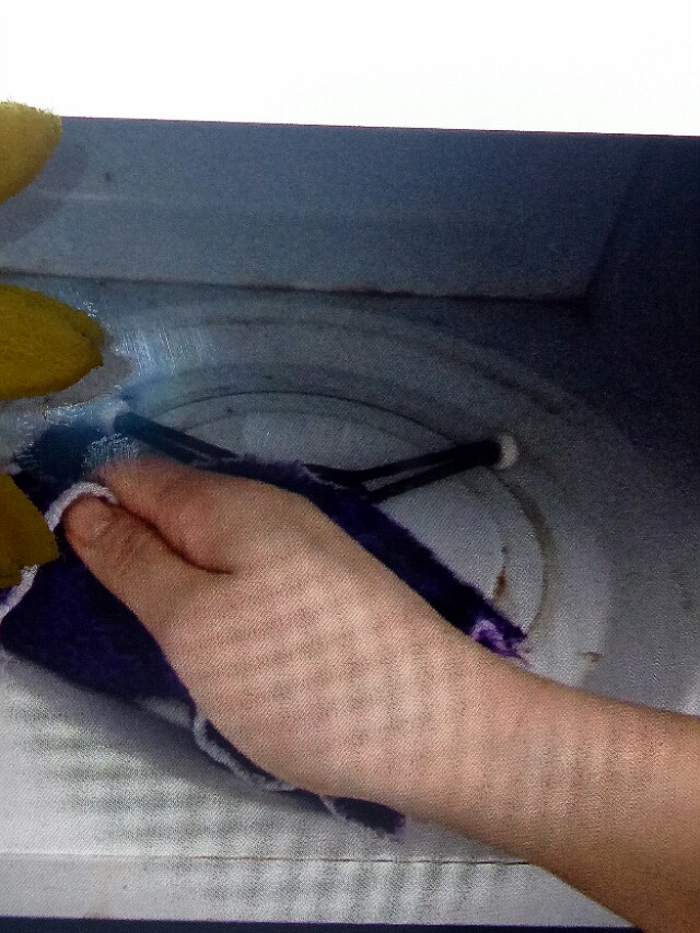 清理微波炉内污渍需要注意什么,清理微波炉最有效的方法