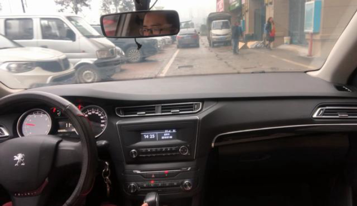 开车摸不准车轮位置,科二侧方停车车轮压线看不准咋办