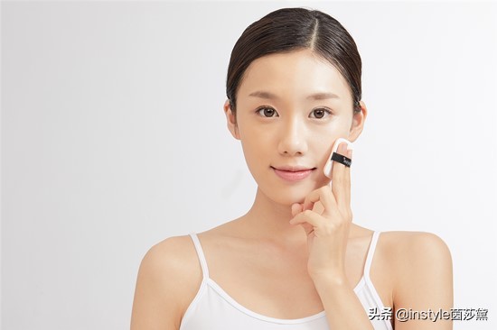 如何正确使用气垫cc霜的视频,气垫cc霜是干什么用的