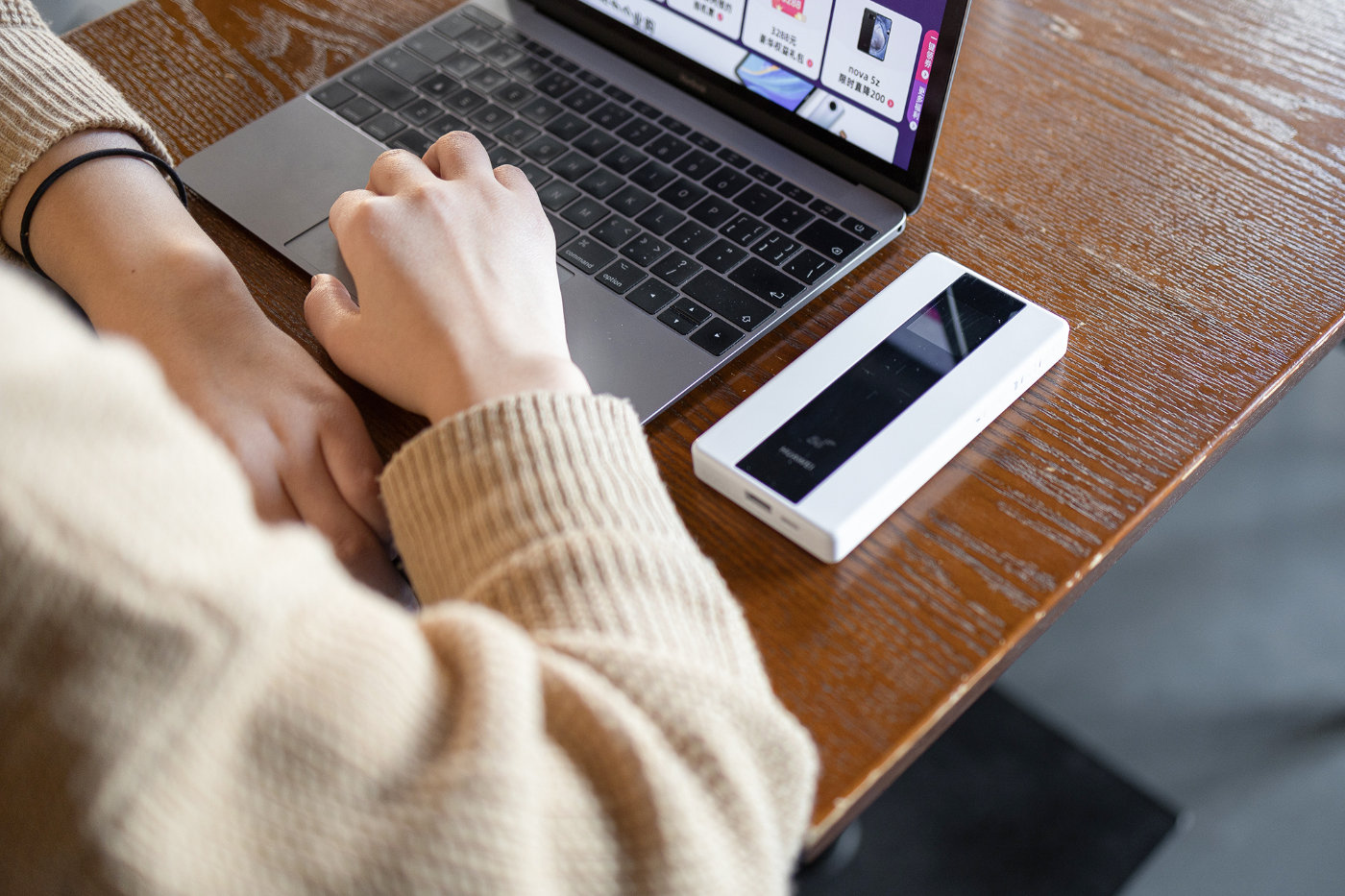 华为5g可移动wifi,华为5g随行wifi测评