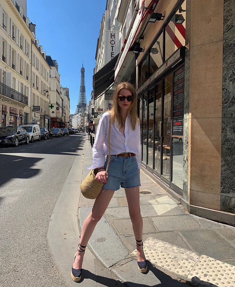 夏天薄款牛仔短裤,怎样选择牛仔短裤显瘦