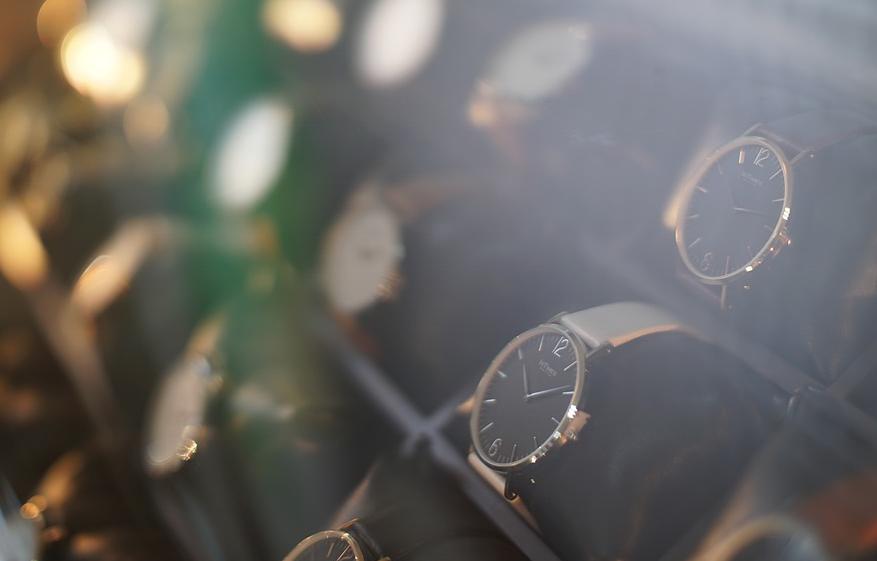 奢侈品品牌标志大全红和蓝,国内奢侈品品牌标志大全