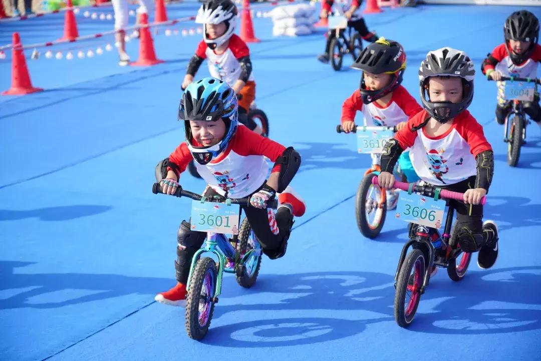 萌趣|来自全国650个萌娃在石梅湾艾美上演沙滩平衡车狂欢