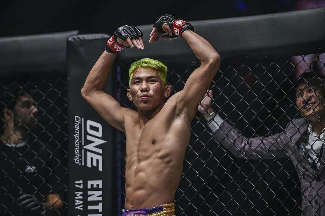 将杀马特带上国际擂台,如今他又要挑战下一任播求