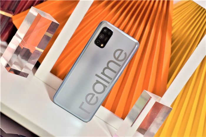 realme真我v5是5g手机吗,realme真我v5是不是全面屏