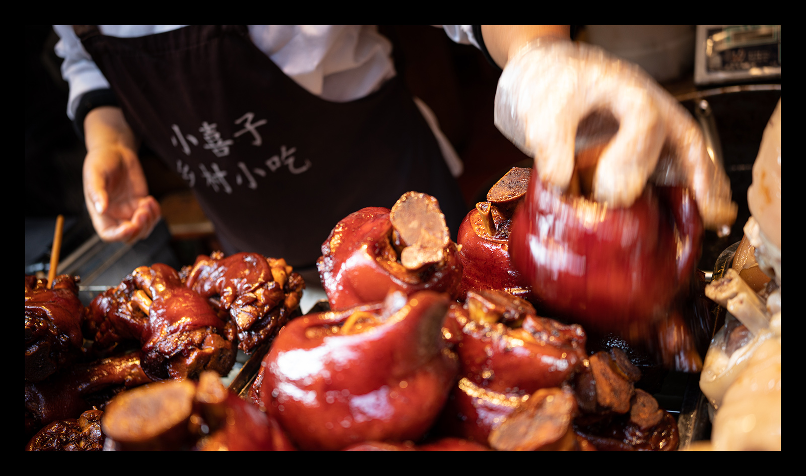 腾龙24mmf2.8全画幅广角微单镜头,腾龙352.8索尼镜头