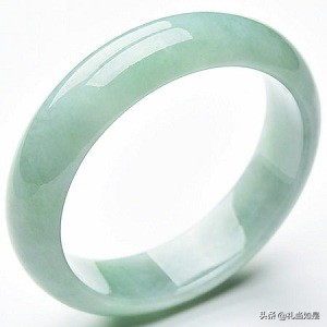 过年妹妹送什么黄金首饰礼物最好,过年送岳母什么补品比较好