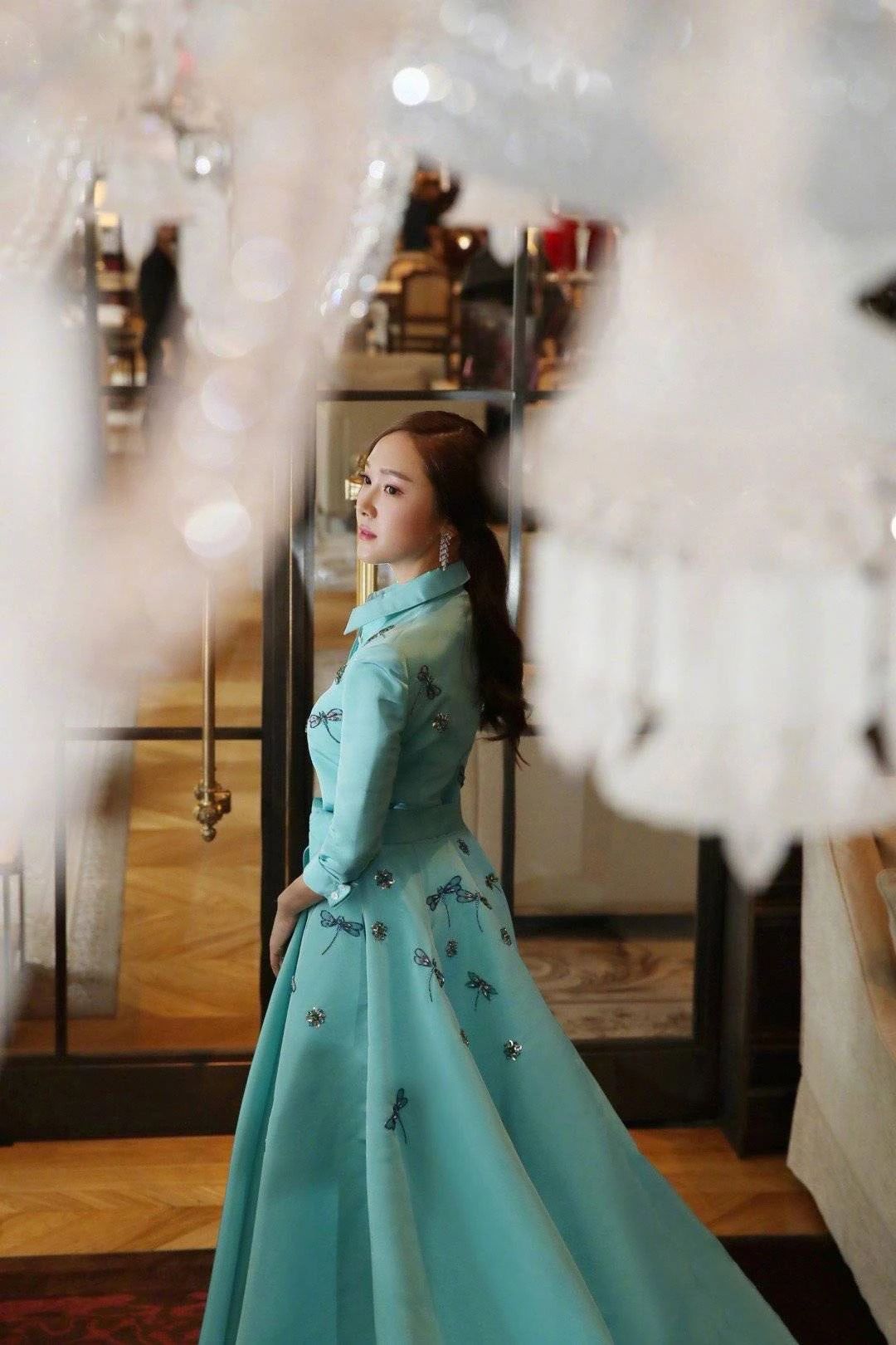 郑秀妍白裤子怎么搭配,郑秀妍白色裤子搭配