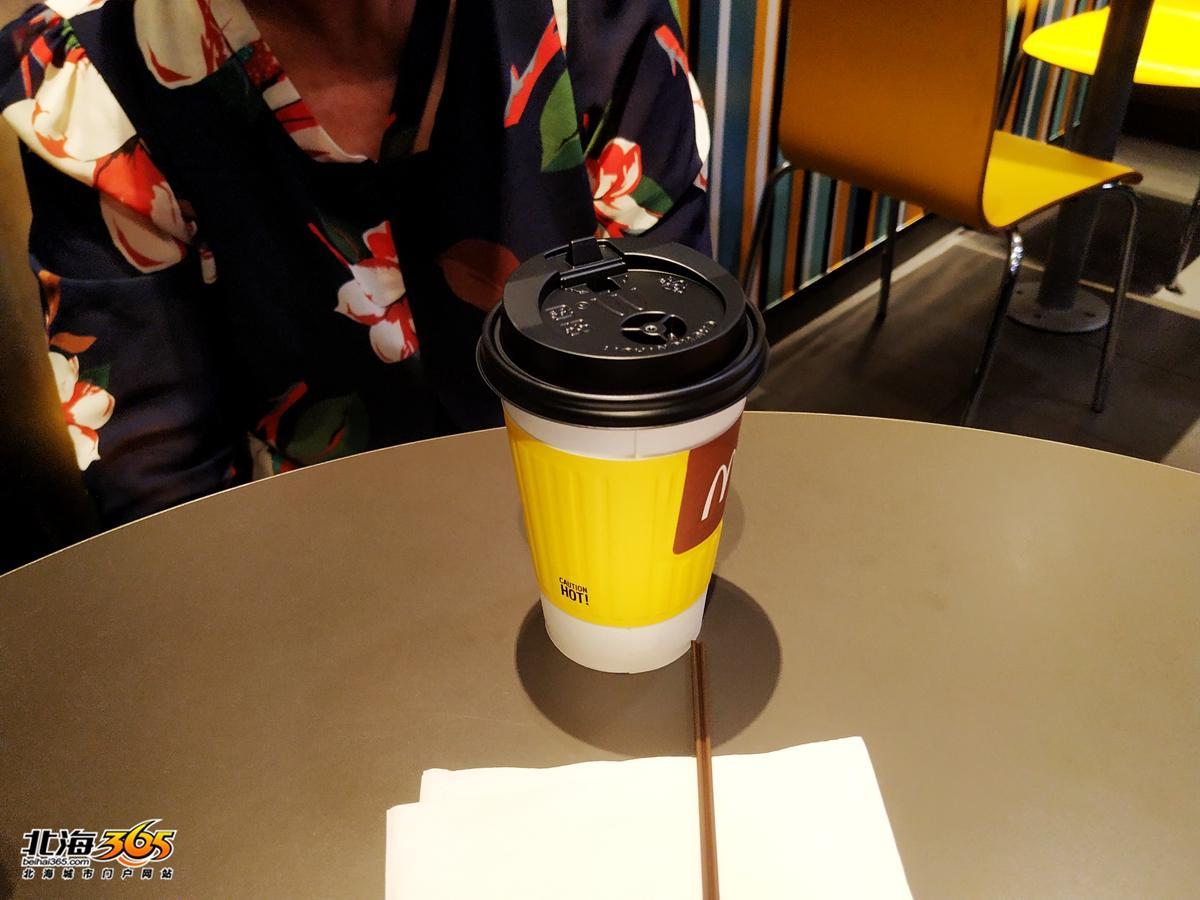 太心酸！深夜我与北海麦当劳“难民”的一次对话