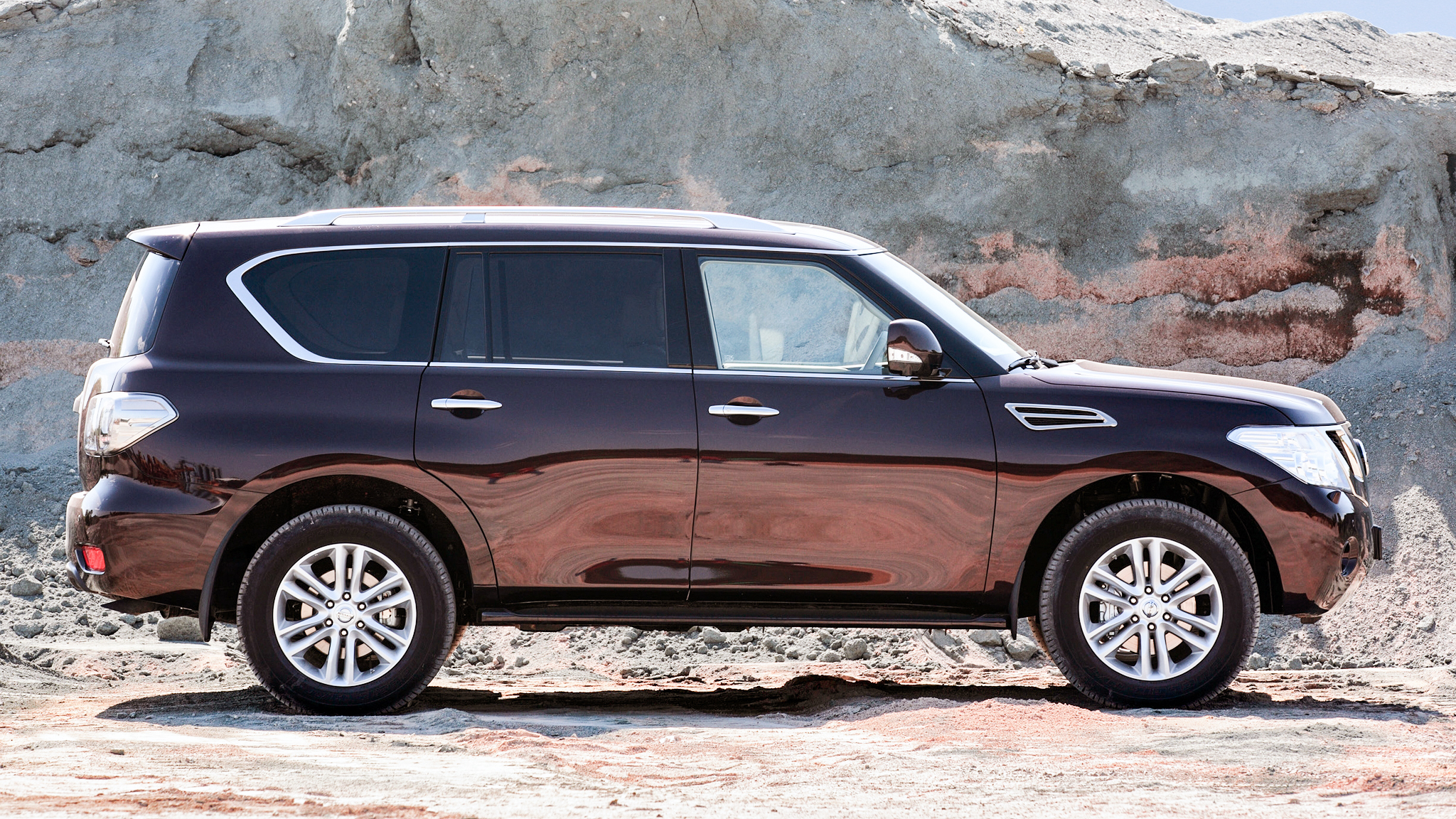 全新日产途乐有哪些亮点,丰田陆巡与日产途乐