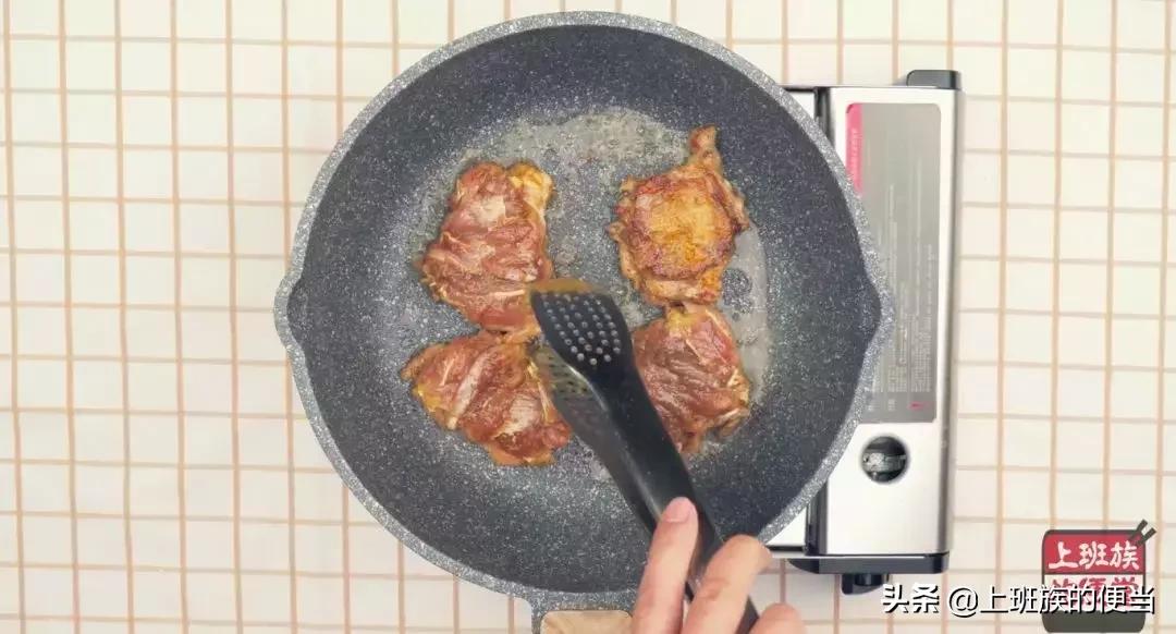 鸡腿别油炸了教你懒人做法,鸡腿别总炸着吃蒸一蒸鲜嫩