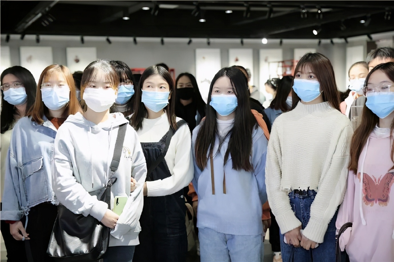 又有这么多小姐姐来到万茗堂，他们所为何事？