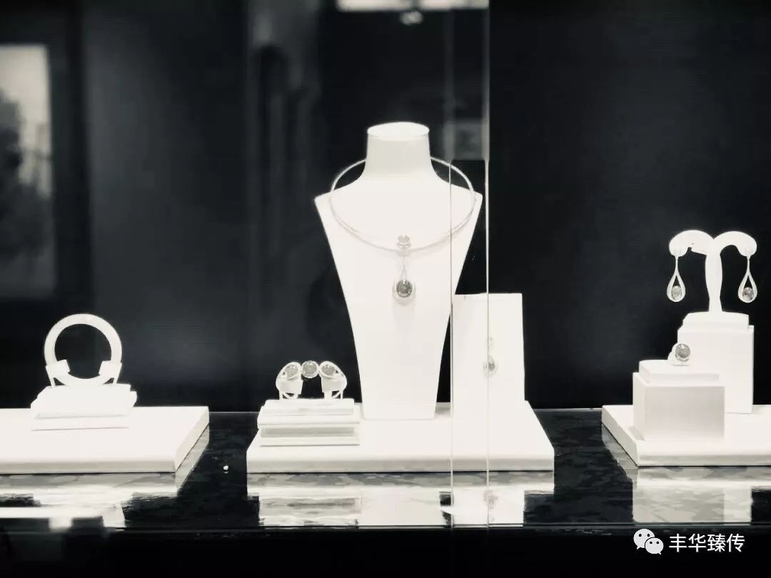 秋雨发梢，梦幻情怀，戴着你的水晶珠链，请跟我来！