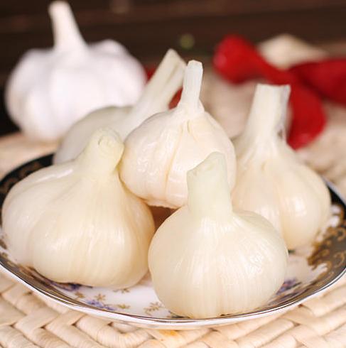 自己在家腌糖醋蒜还用哪种醋好,自己腌糖蒜太咸了应该放点什么