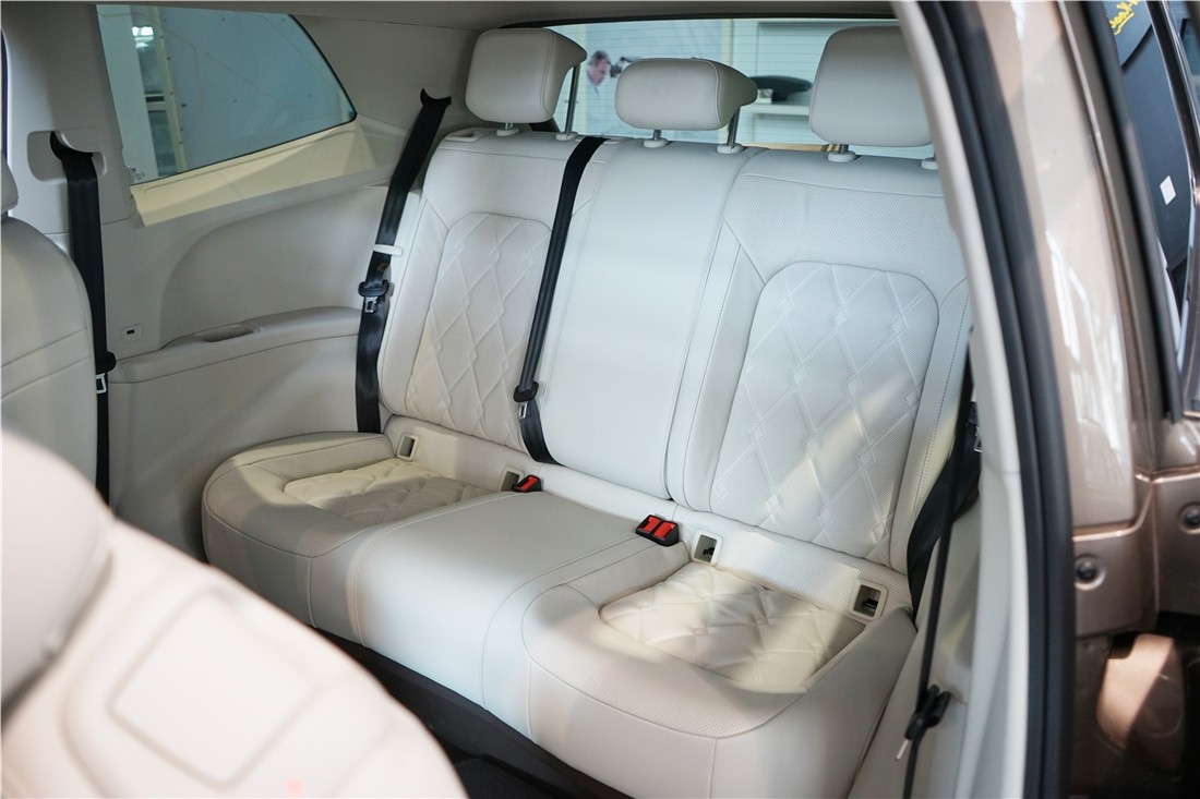 大众威然和gl8陆尊驾驶感受对比,大众威然对比gl8陆尊