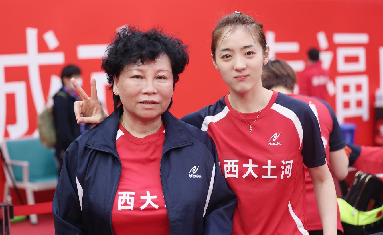 国乒第一美女陈梦图片,国乒新排名女乒一姐垫底