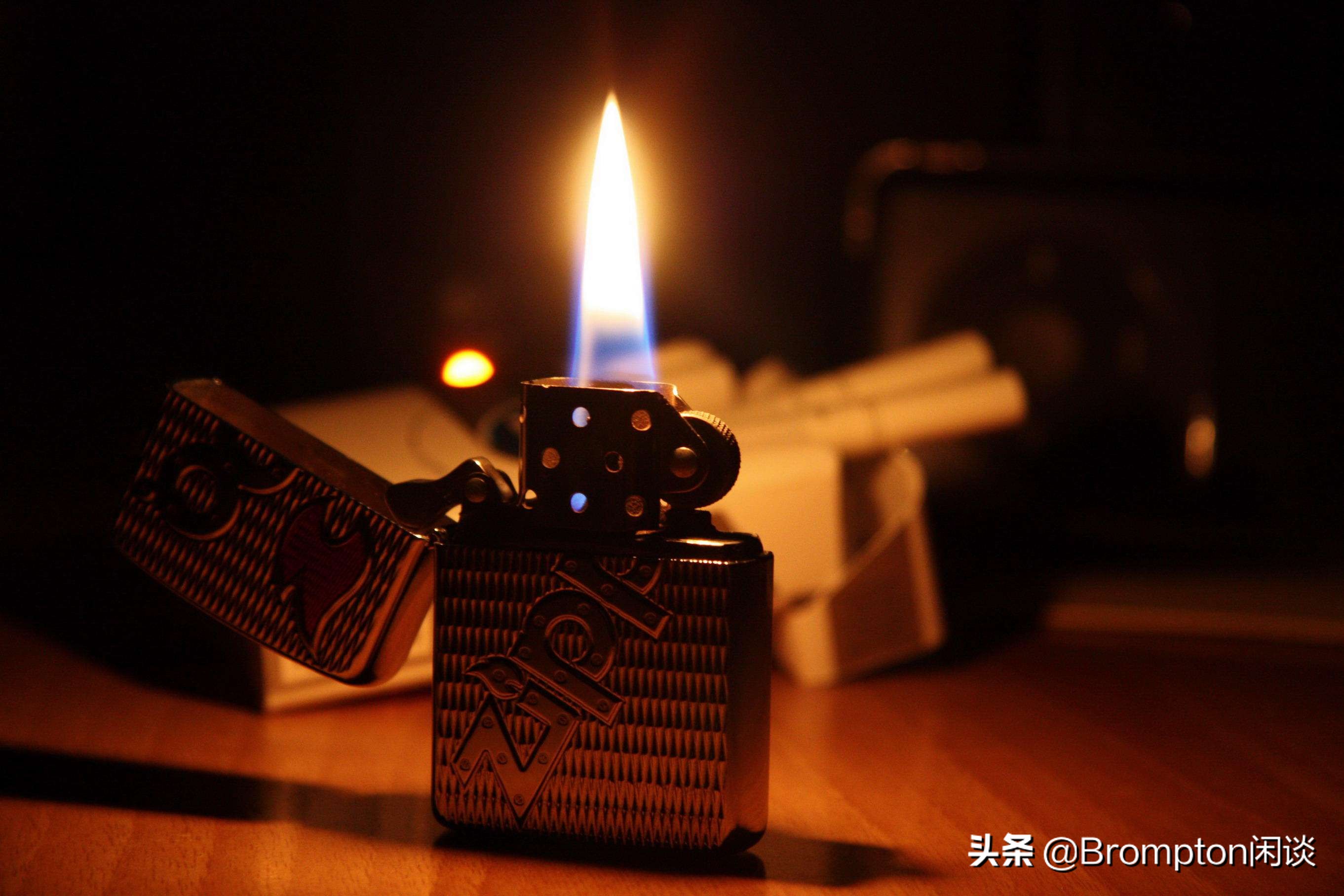 zippo打火机总有油味,zippo打火机为什么款式特别多