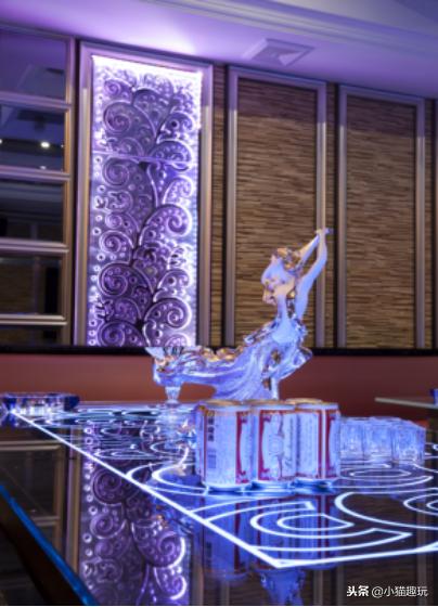 很美的天然溶洞温泉,清澈见底的自然岩洞温泉