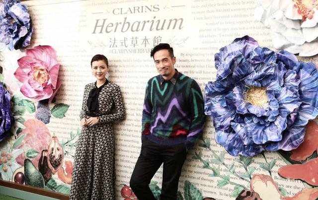 钻戒吸睛,港姐朱焯盈钻戒